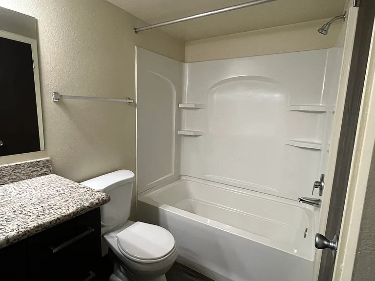 Dartmoor Apartments — Photo 9