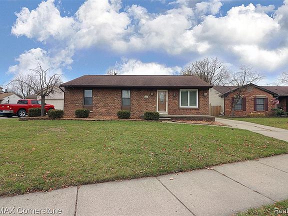 2nd image of 41682 Amberly Dr