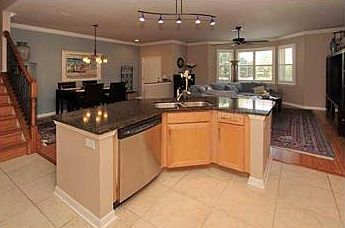 5th image of 7568 Tamarind Ave