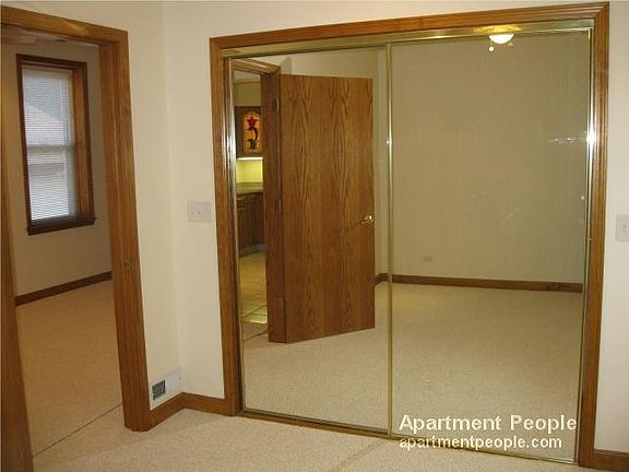 5th image of 2915 N Southport Ave APT 1F