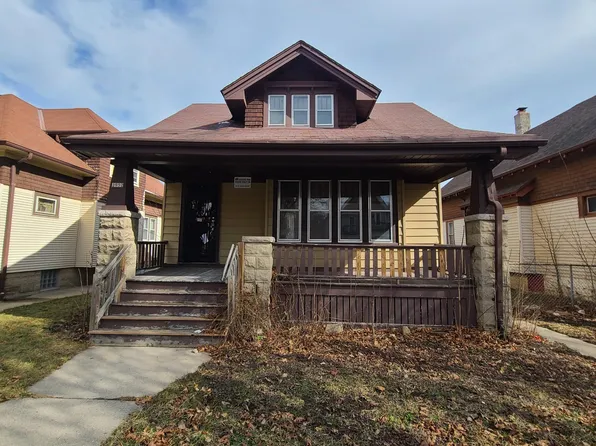 2952 N 40th St, Milwaukee, WI 53210