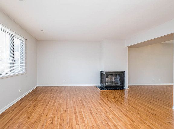 2nd image of 1026 Bayside Dr #T