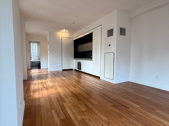 3rd image of 15 William St APT 35A