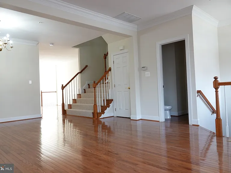 1112 Pleasant Dr — Photo 3