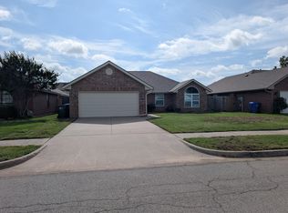 2813 Victoria Dr, Norman, OK 73072