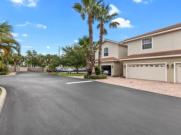 2nd image of 1372 Riserva Ln