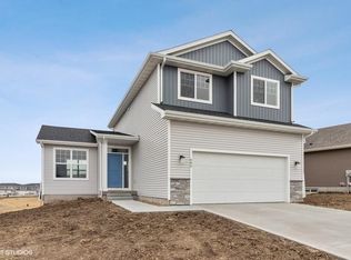 605 SE Maxwell Dr, Waukee, IA 50263