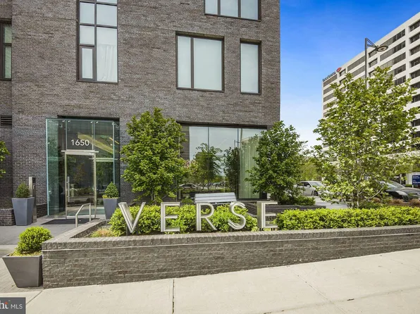 1650 Silver Hill Dr #1303, McLean, VA 22102