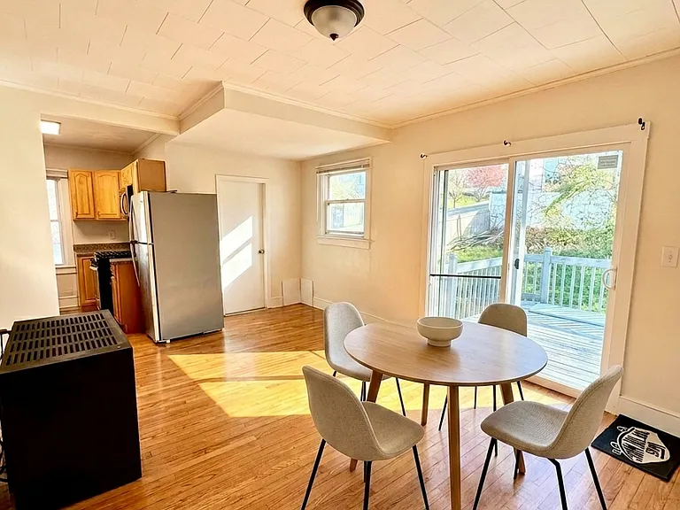 45 Slater St #A — Photo 8
