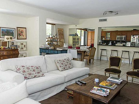 5th image of 201 Crandon Blvd APT 110