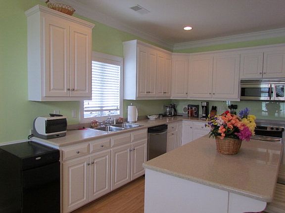 4th image of 3732 Greystone Dr