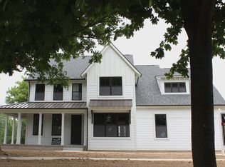 685 Romeo Rd, Rochester, MI 48307