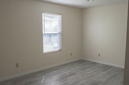 5th image of 172 Clover Valley Cir