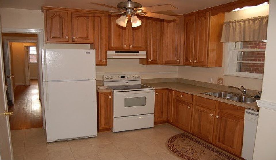 2nd image of 6252 Glyndon Ln