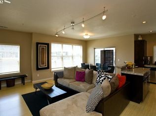 600 NE Adwick Dr, Hillsboro, OR 97006