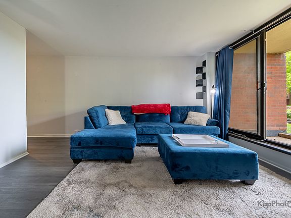 5th image of 3021 S Michigan Ave Unit 102