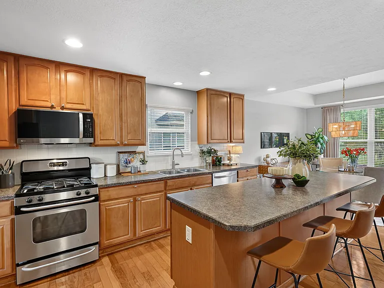 3811 Pine Bank Dr — Photo 21
