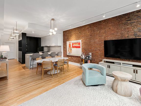3rd image of 9 N Moore St APT 2