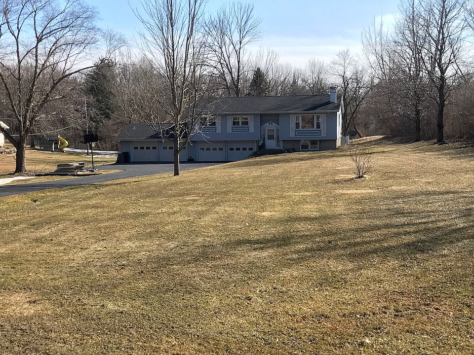 1st image of 722 Eiker Dr
