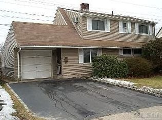 130 Meridian Rd, Levittown, NY 11756