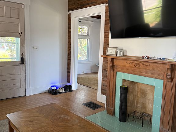3rd image of 1836 Hopkins Ave