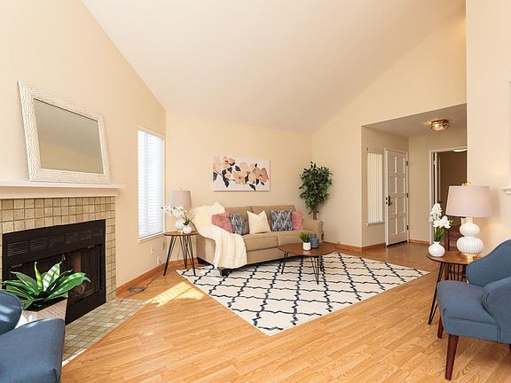 5th image of 248 Walker Dr APT 22