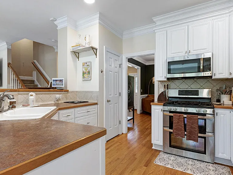 2711 Ashland Dr — Photo 16