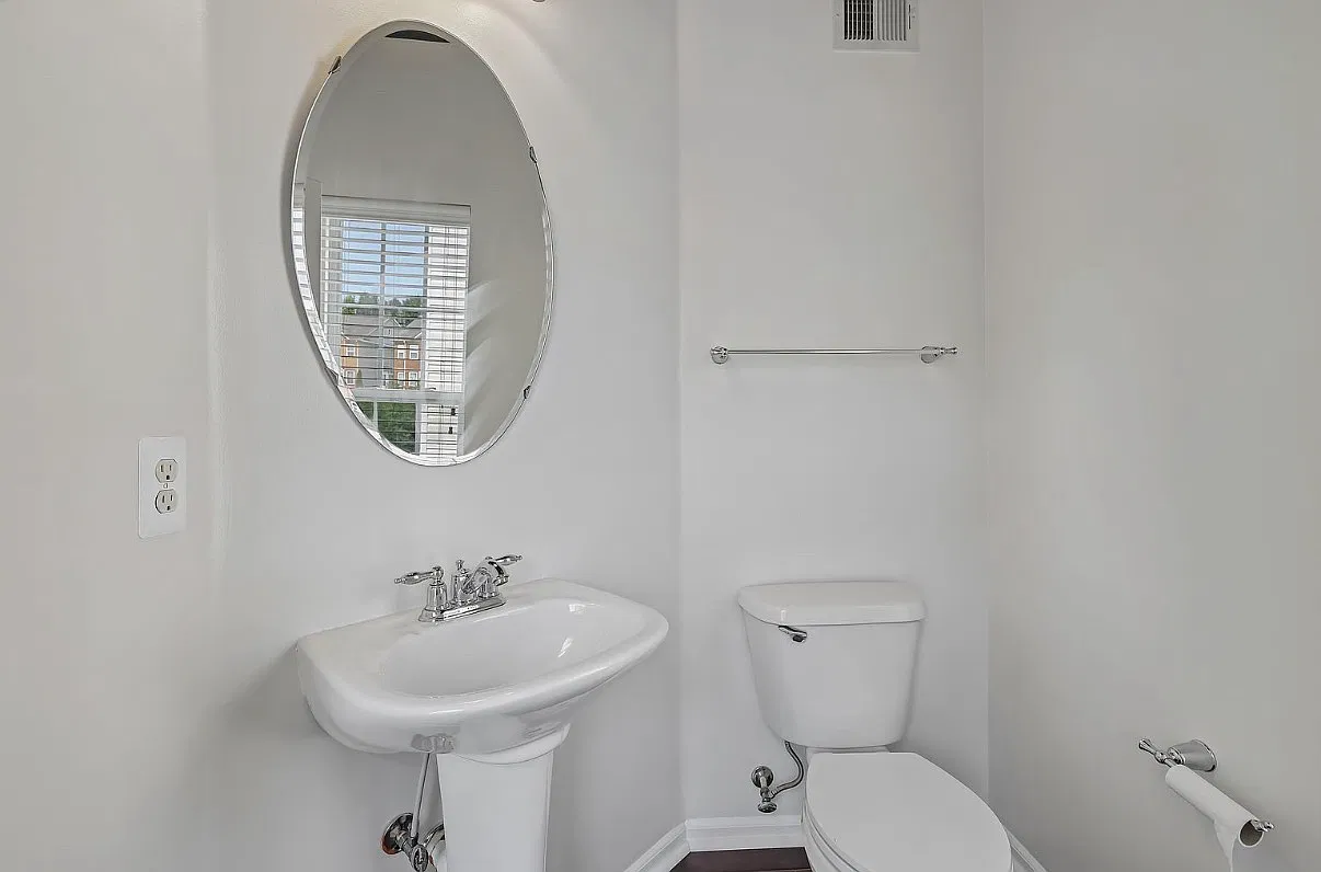 3 bed, 2.5 bath, 2073 sqft, $3,200 — Photo 3