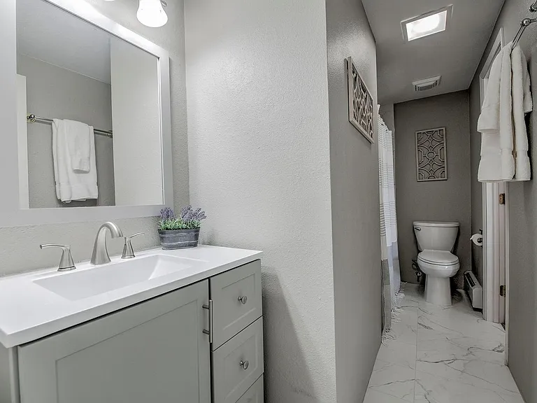 370 E La Bonte St #B — Photo 10