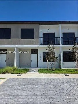 1305 NW 4th Ter