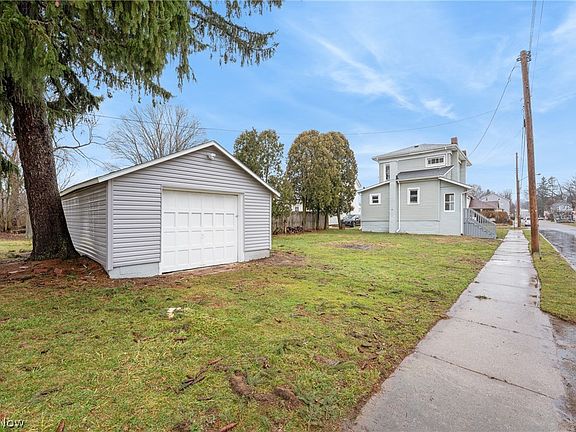 5th image of 294 Plain St