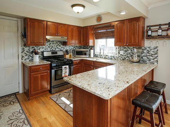 3921 n 28th st-105