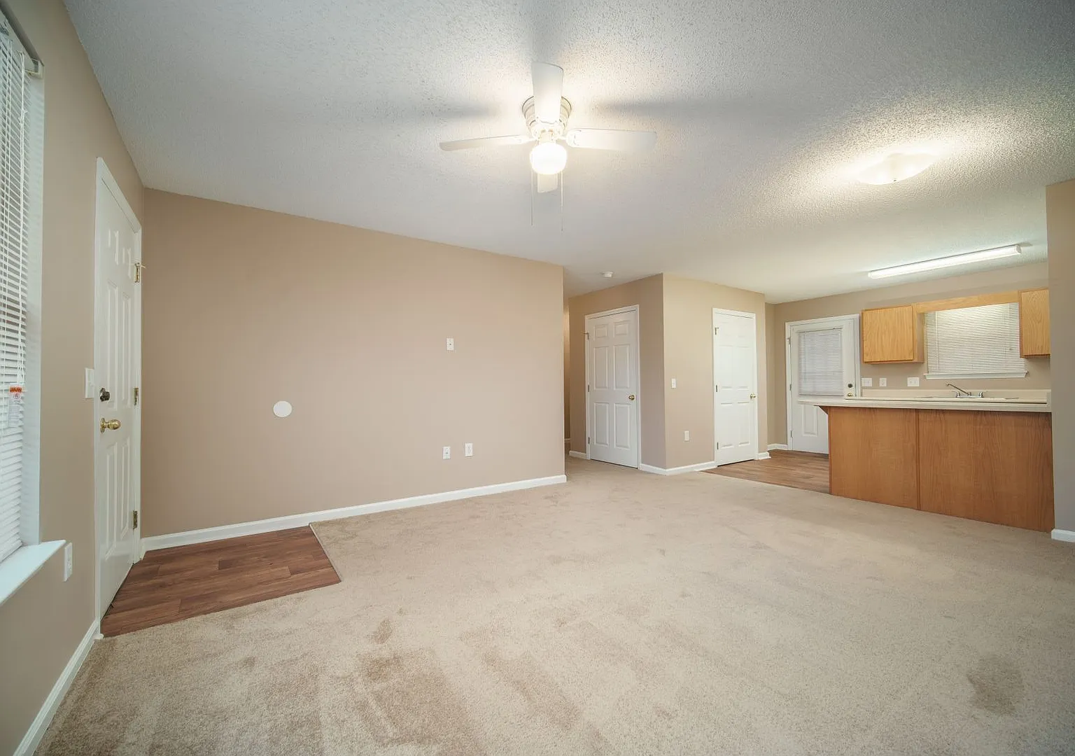 Private Villa Neighborhood Rent $1,075/month Affordable Living — Photo 4