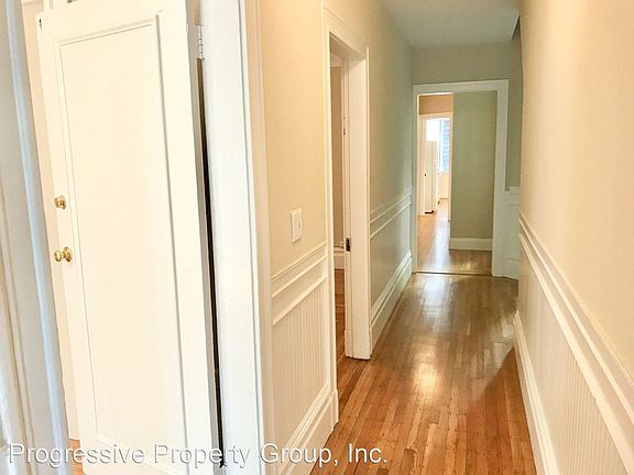 2nd image of 707 Clayton St