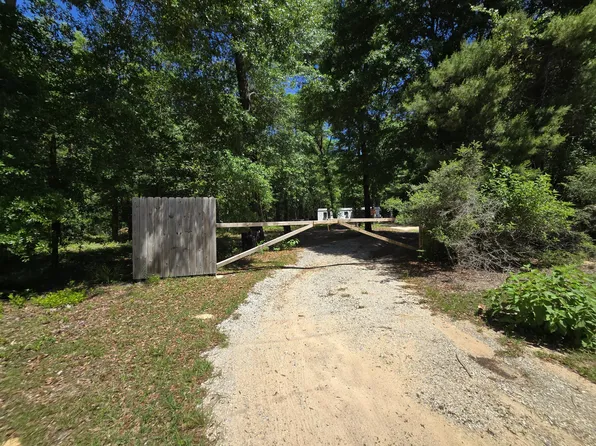 25 Caswell Dr, Defuniak Springs, FL 32435