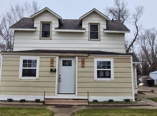 228 3rd St W, Dickinson, ND 58601