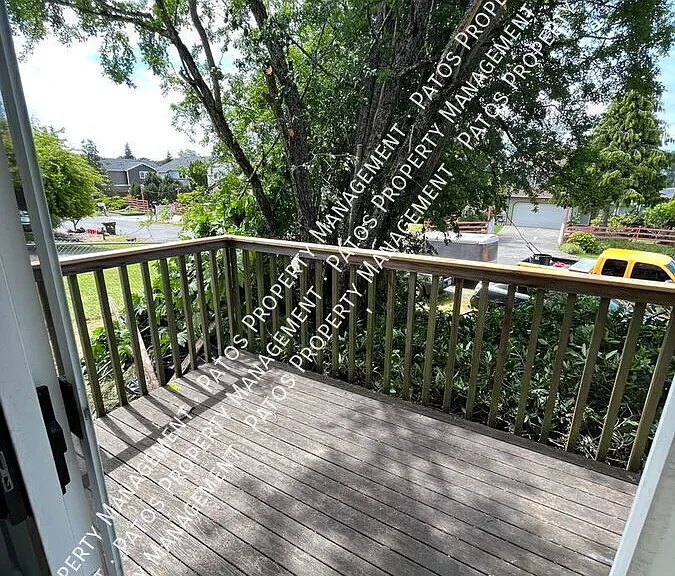 2204 Xenia St — Photo 10