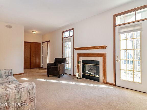 4th image of 1264 Tennyson Ln #1264