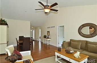 3rd image of 931 Twin Pine Dr