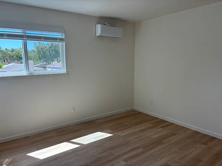 2260 84th Ave #4 — Photo 3
