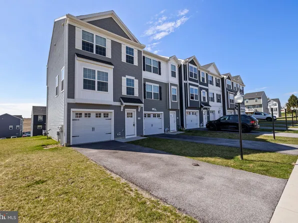 110 Heritage Ct, New Freedom, PA 17349