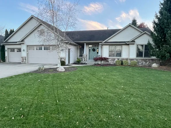 4696 Stonewood Ct, Hudsonville, MI 49426