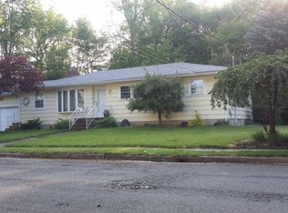30 Windsor Pl, Cranford, NJ 07016