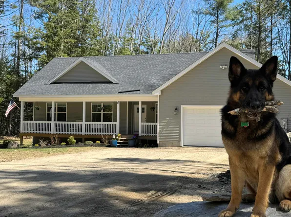28 Barrington Circle, Ossipee, NH 03814