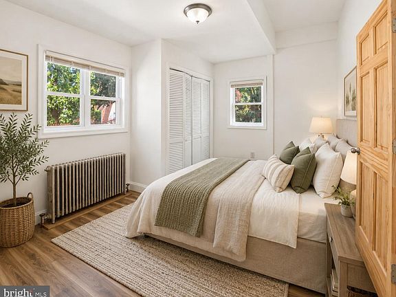 4th image of 149 W Sharpnack St