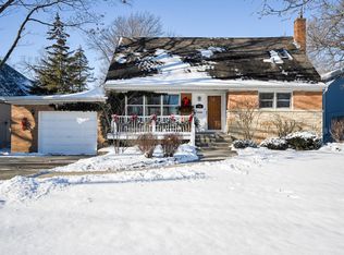 748 N Kenilworth Ave, Glen Ellyn, IL 60137