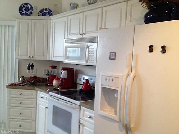 4th image of 2731 Browning Dr