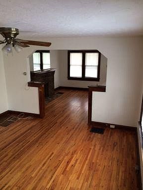5th image of 1071 Mulford Rd