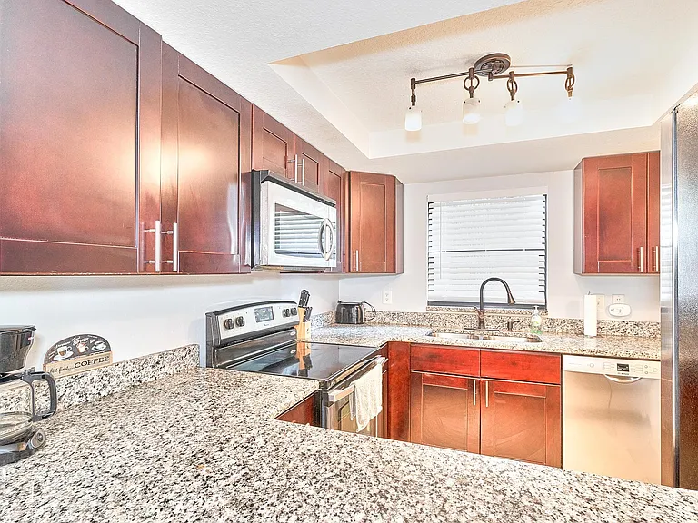 2417 W Stroud Ave #A — Photo 28