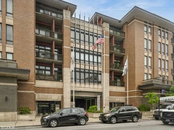 3450 S Halsted St Unit 416, Chicago, IL 60608